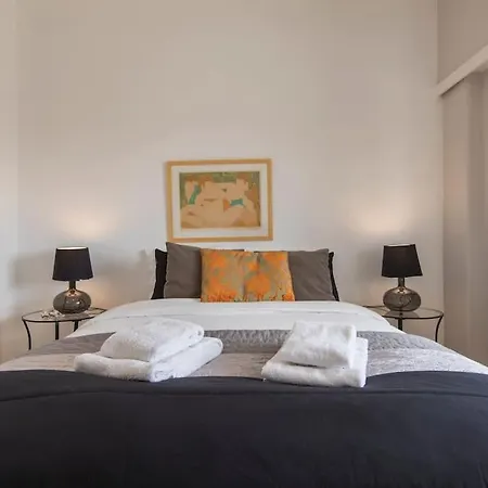 - Castle View Balcony Daire *